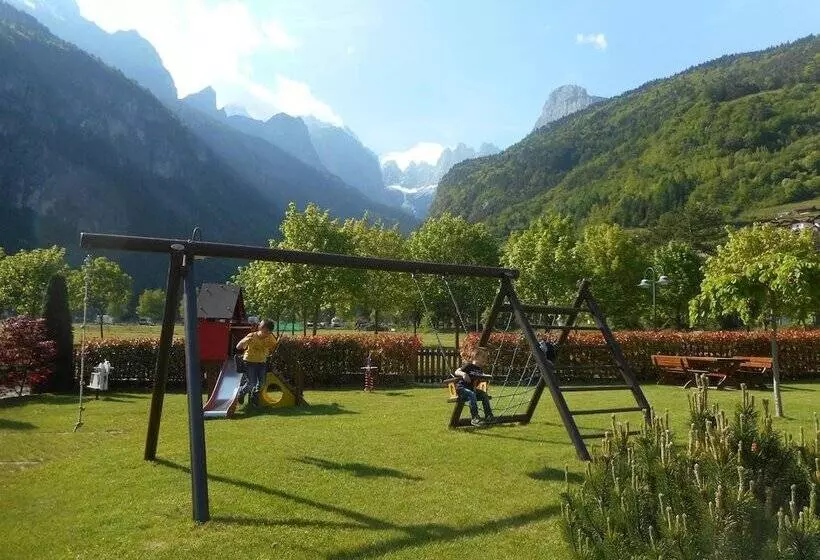 ホテル Garnì Lago Alpino