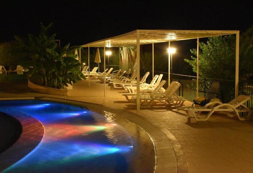 فندق Kikki Village