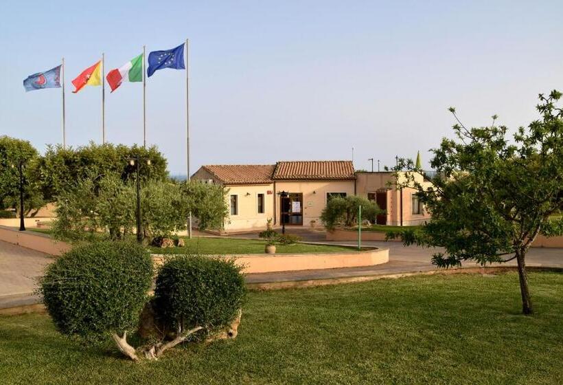 فندق Kikki Village