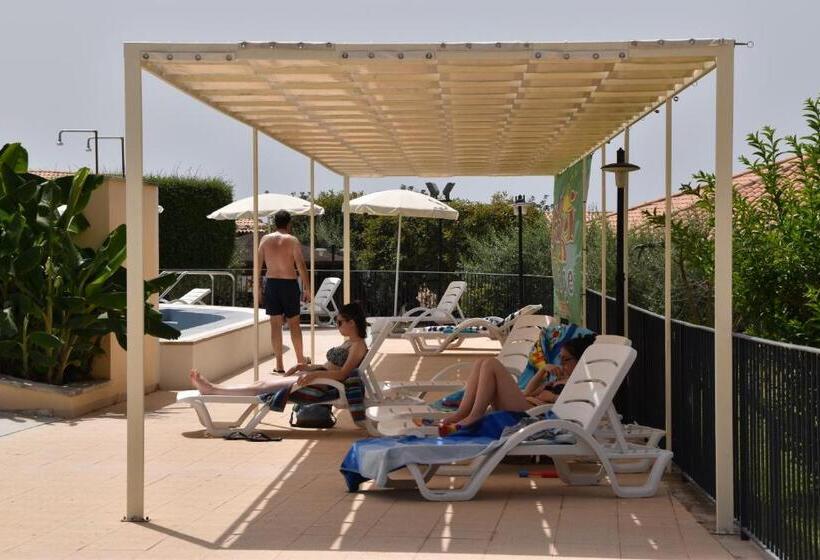 فندق Kikki Village