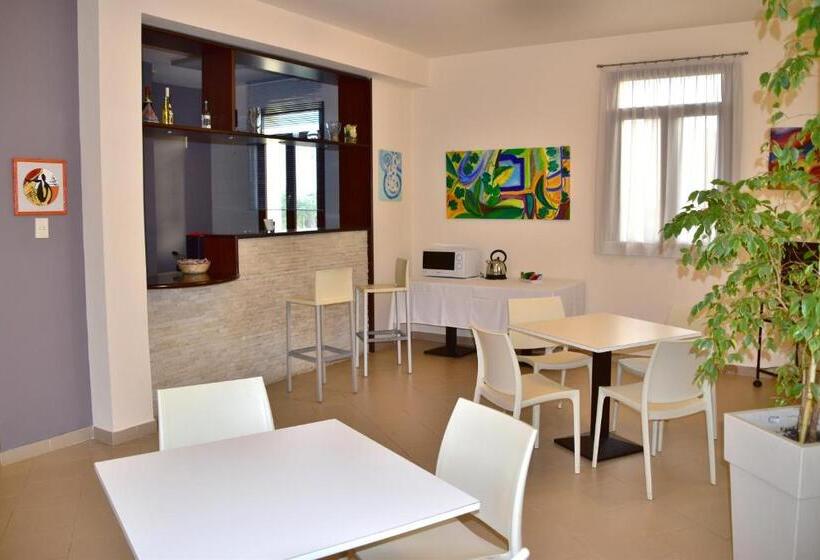 فندق Kikki Village