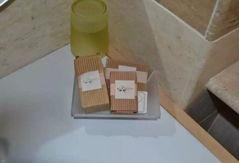 هتل La Piazzetta Rooms & Breakfast