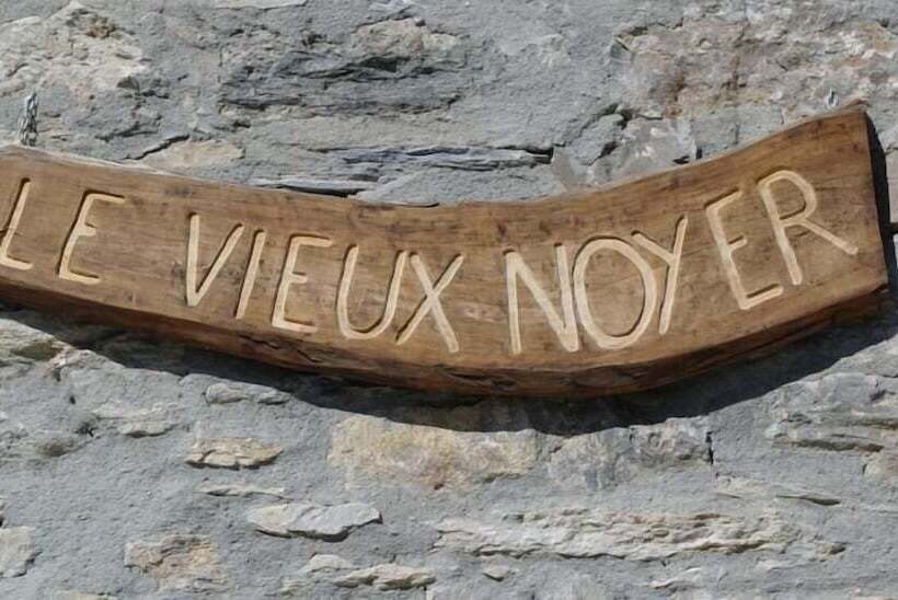 Отель Le Vieux Noyer   Appartamenti Al Verde Villaggio Di Rumiod