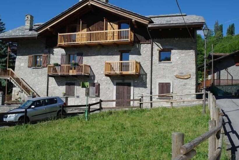 Отель Le Vieux Noyer   Appartamenti Al Verde Villaggio Di Rumiod