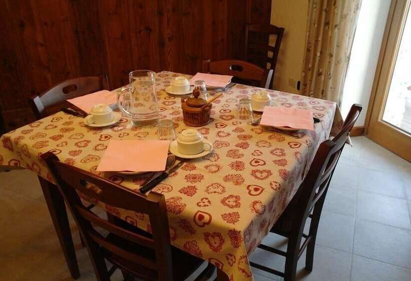 Отель Le Vieux Noyer   Appartamenti Al Verde Villaggio Di Rumiod