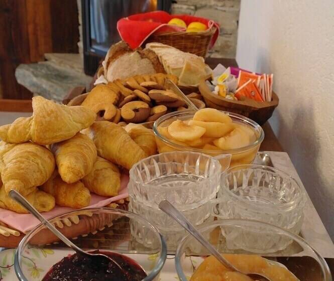 Отель Le Vieux Noyer   Appartamenti Al Verde Villaggio Di Rumiod