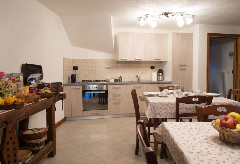 Отель Le Vieux Noyer   Appartamenti Al Verde Villaggio Di Rumiod