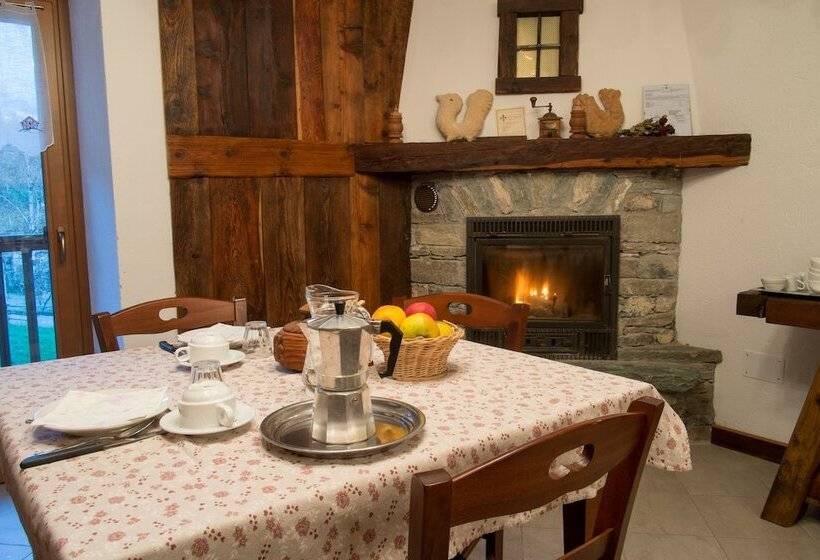 Отель Le Vieux Noyer   Appartamenti Al Verde Villaggio Di Rumiod