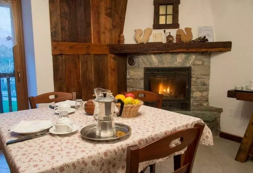 Hotelli Le Vieux Noyer   Appartamenti Al Verde Villaggio Di Rumiod