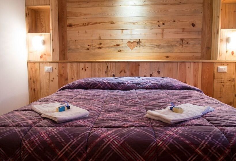 Отель Le Vieux Noyer   Appartamenti Al Verde Villaggio Di Rumiod