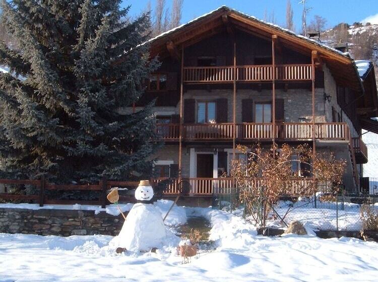 Отель Le Vieux Noyer   Appartamenti Al Verde Villaggio Di Rumiod