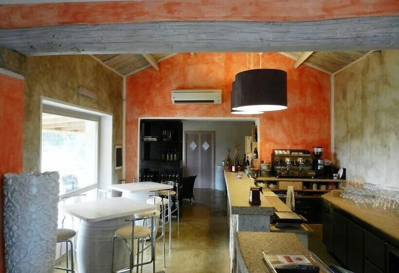 Отель Locanda Murales Turismo Rurale