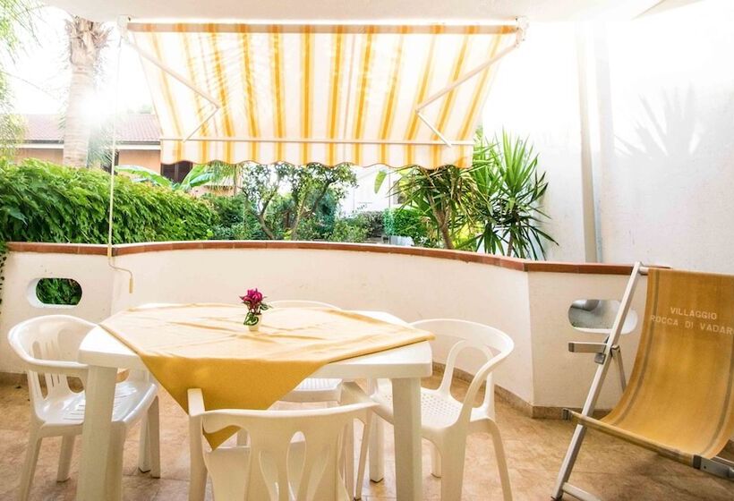 בית מלון כפרי Resort Rocca Di Vadaro