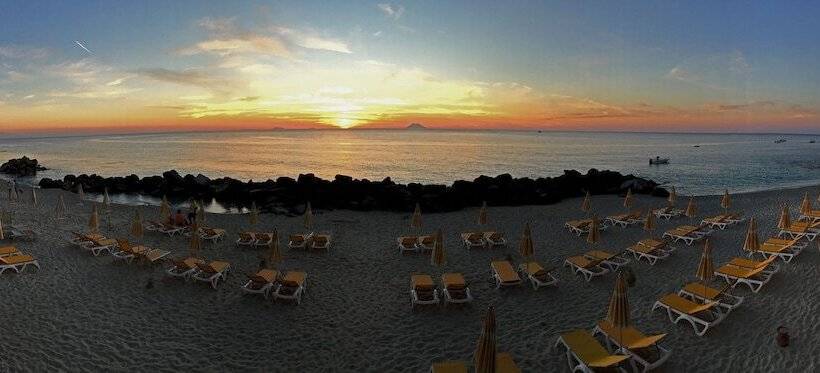 בית מלון כפרי Resort Rocca Di Vadaro