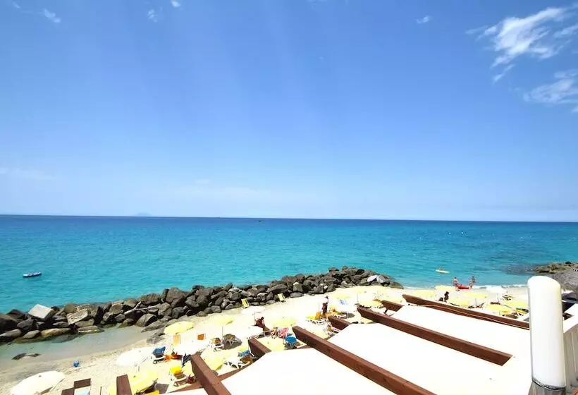 Hotelli Resort Rocca Di Vadaro