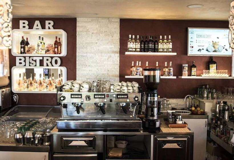 בית מלון כפרי Resort Rocca Di Vadaro