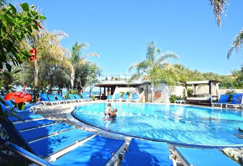 Hotelli Resort Rocca Di Vadaro