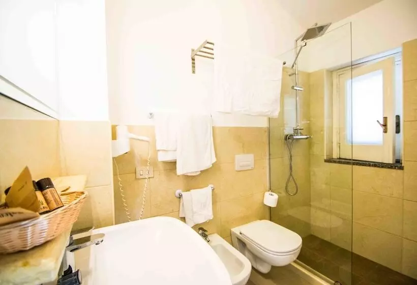 Hotelli Resort Rocca Di Vadaro