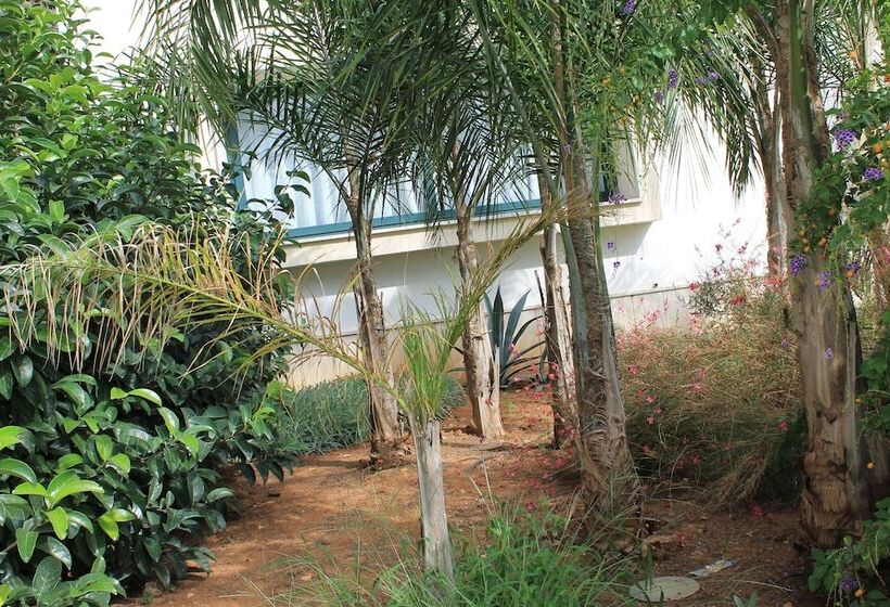 בית מלון כפרי Salenthouse