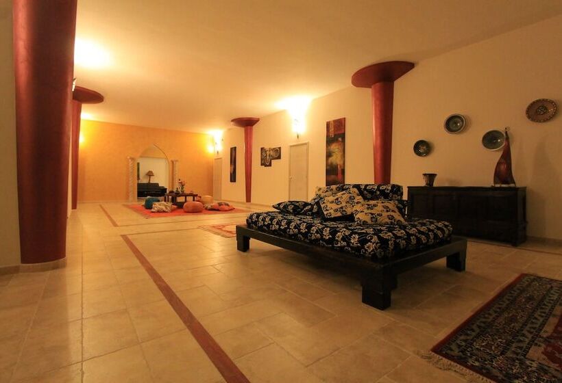 בית מלון כפרי Salenthouse