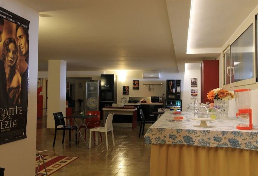 בית מלון כפרי Salenthouse