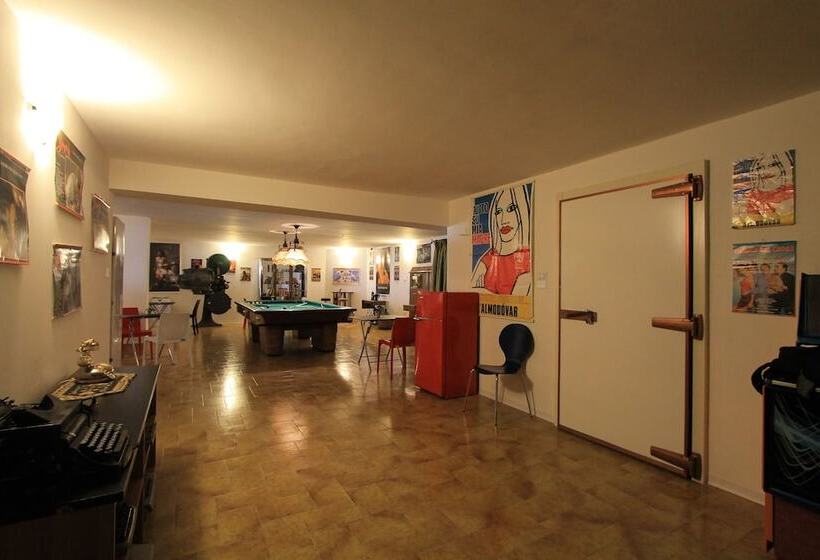 בית מלון כפרי Salenthouse