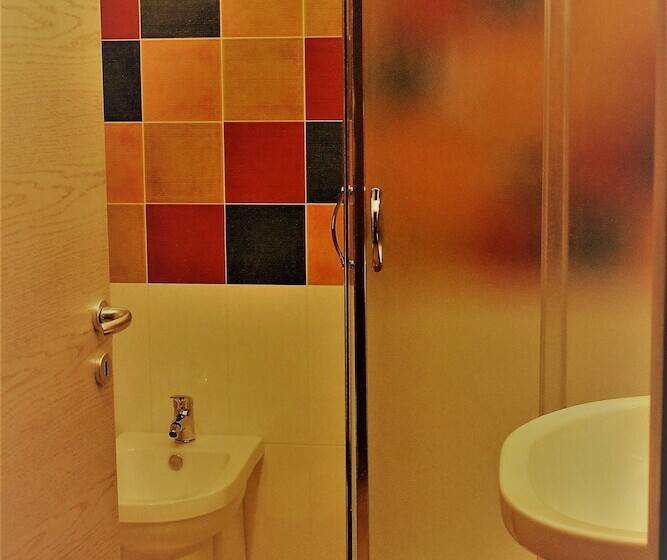 בית מלון כפרי Salenthouse