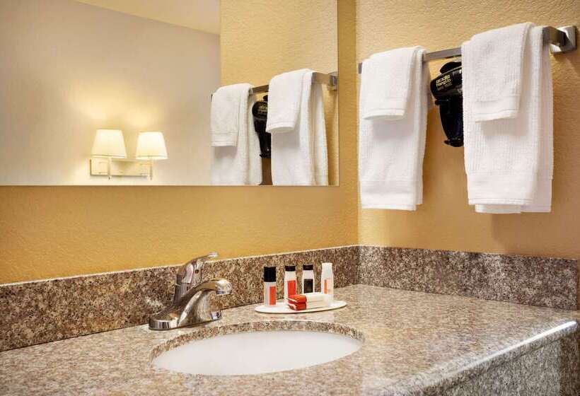 فندق Travelodge By Wyndham Gillette