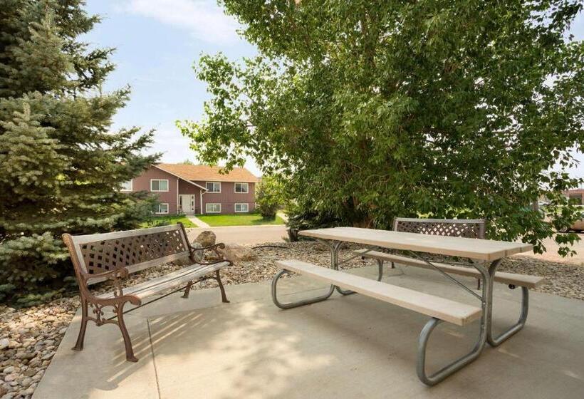 فندق Travelodge By Wyndham Gillette