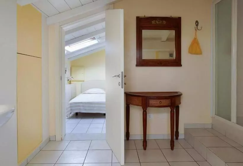 Hotelli Villa Amelia Rooms