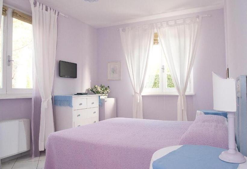 هتل Villa Amelia Rooms