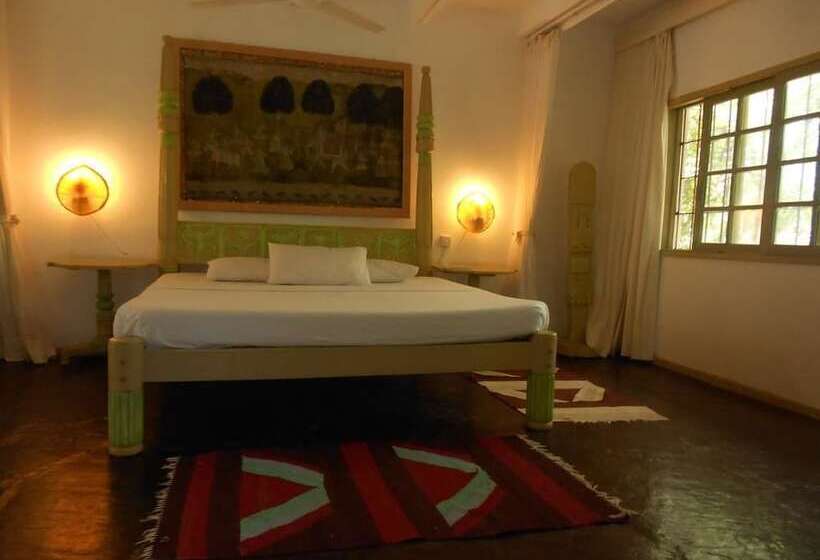 Отель White Elephant Sea Lodge