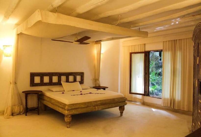 Отель White Elephant Sea Lodge