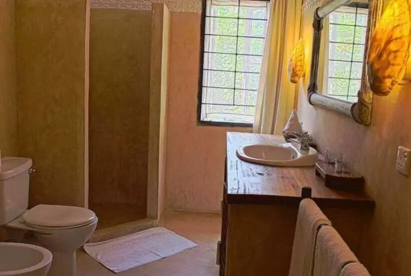 هتل White Elephant Sea Lodge