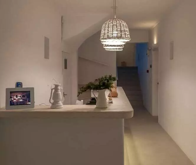 Anita Rooms & Suites Milos