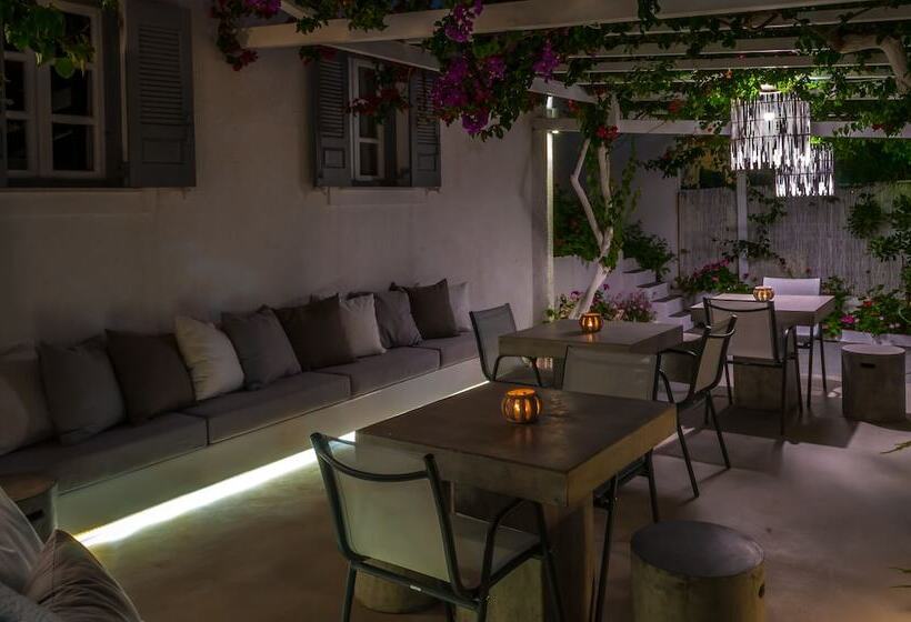 Anita Rooms & Suites Milos