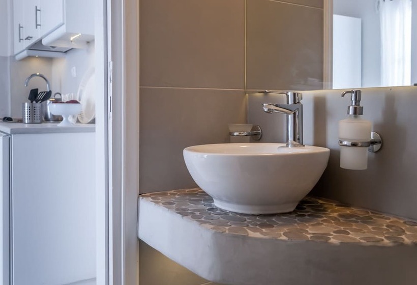 Anita Rooms & Suites Milos