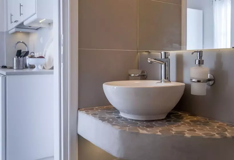 Anita Rooms & Suites Milos