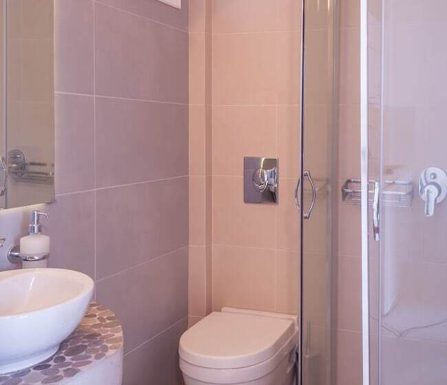 Anita Rooms & Suites Milos