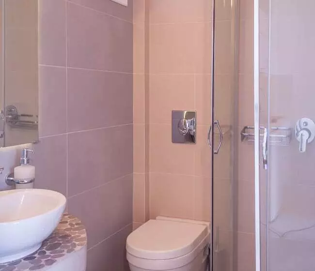 Anita Rooms & Suites Milos
