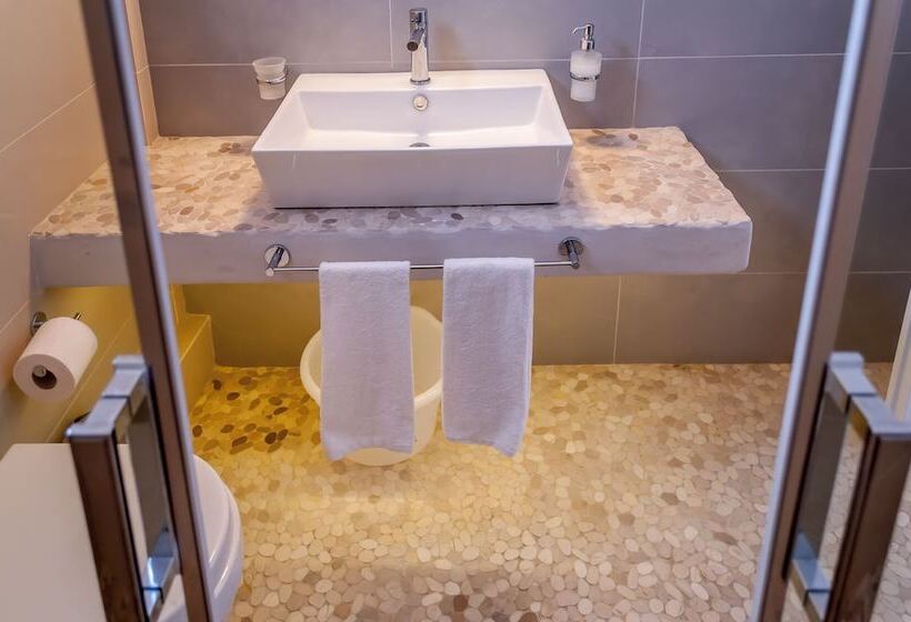 Anita Rooms & Suites Milos