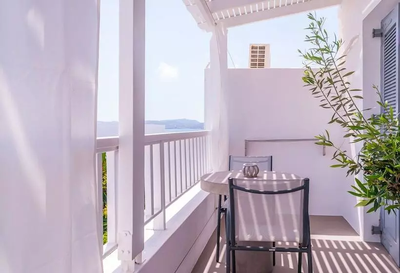 Anita Rooms & Suites Milos