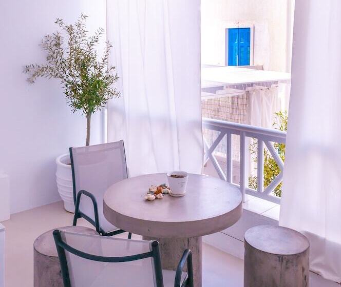 Anita Rooms & Suites Milos