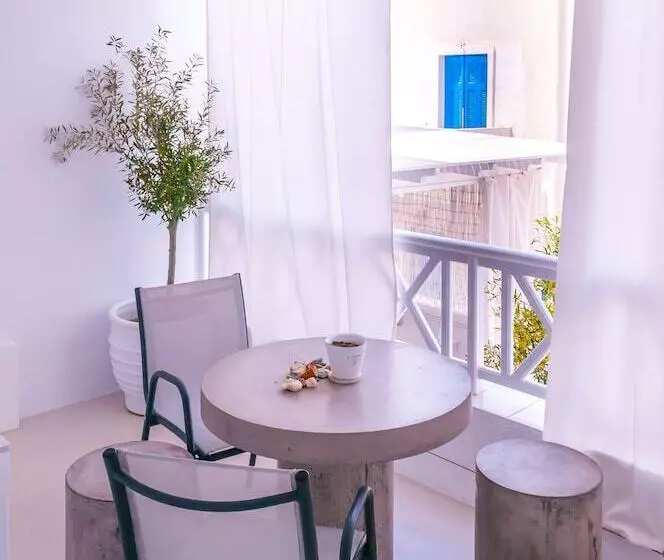 Anita Rooms & Suites Milos