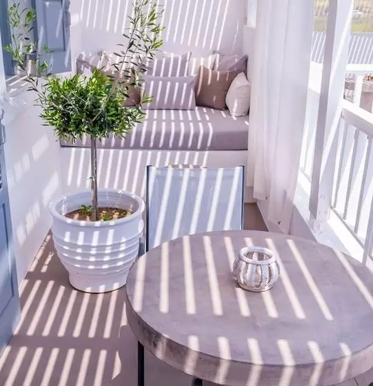 Anita Rooms & Suites Milos