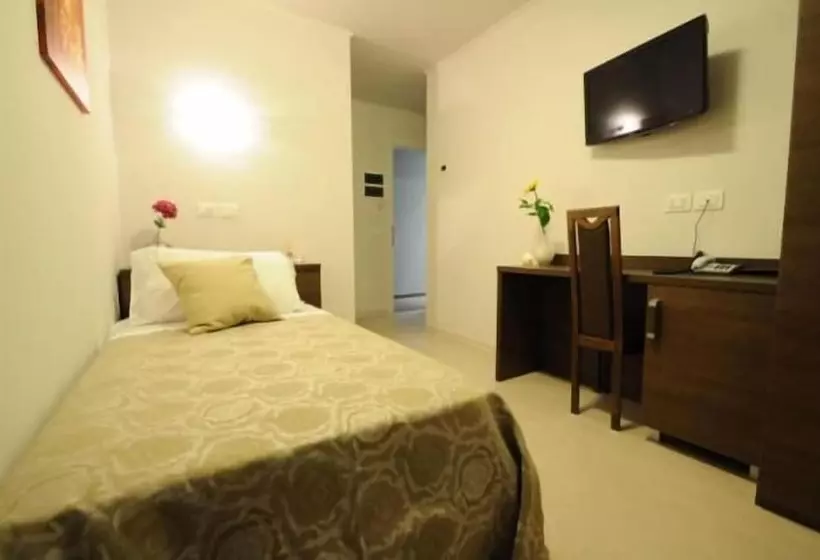 Hotelli Albergo Leon Bianco Gonars