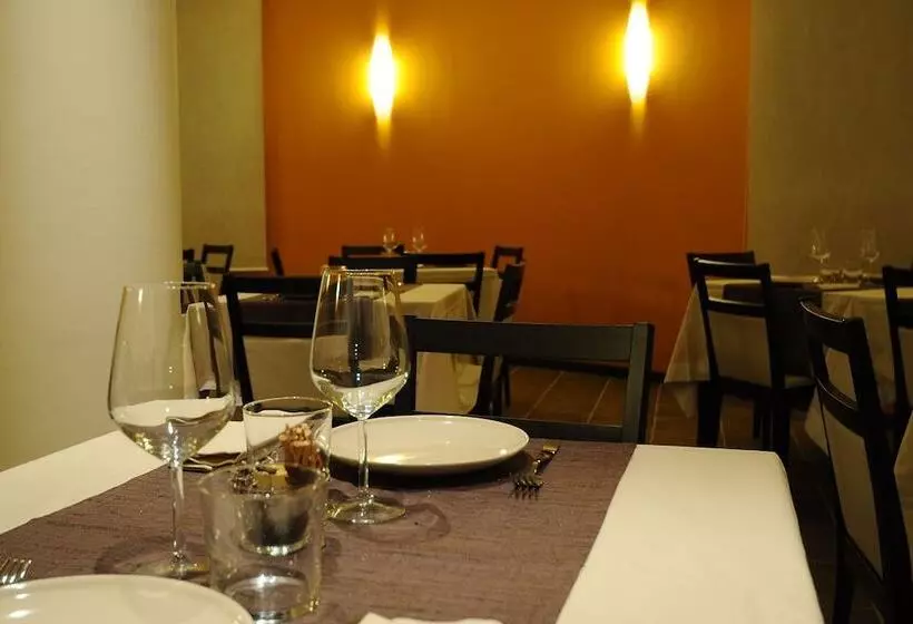 Hotelli Albergo Leon Bianco Gonars