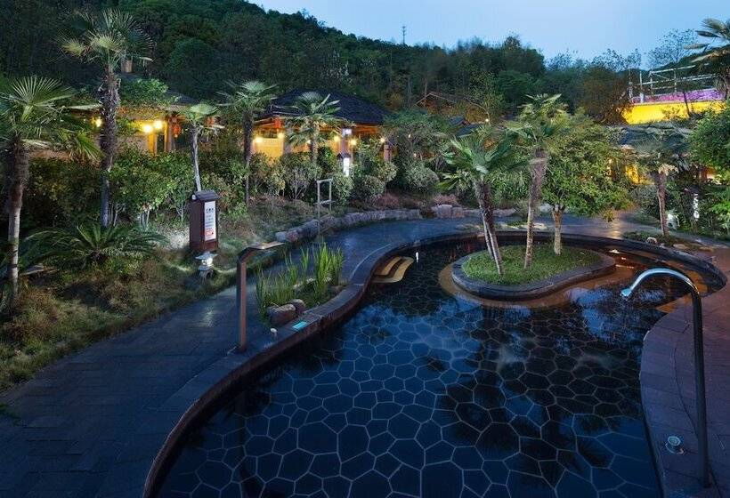 בית מלון כפרי Huitang Huatian Hot Spring Resort