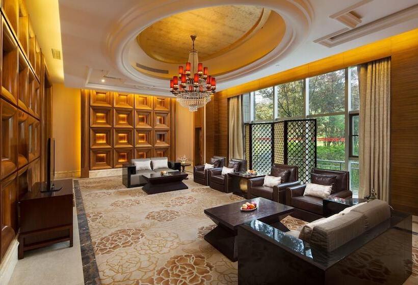 בית מלון כפרי Huitang Huatian Hot Spring Resort