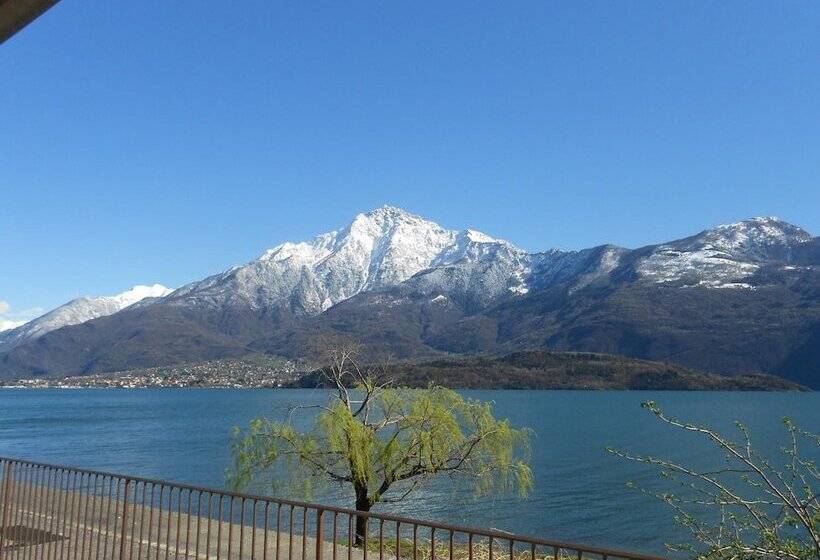 בית מלון כפרי Lake Como Beach Hostel